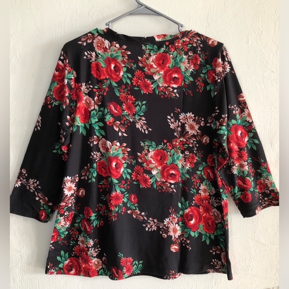 THE PIONEER WOMAN Top Size Medium Semi Loose 3/4 Sleeves Floral New - Picture 9 of 9